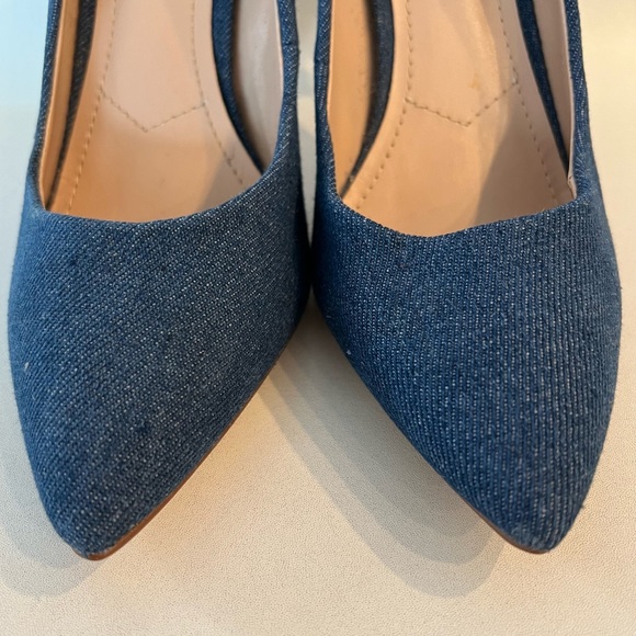 Charles by Charles David Blue Denim Heels Size 6.5 - Picture 4 of 9